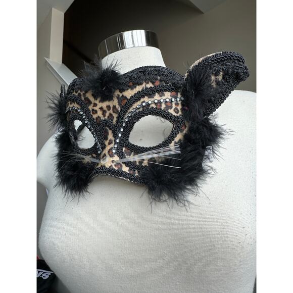 Leopard Print Costume Skirt with Mask - Picture 4 of 10